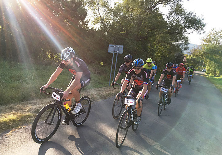 V akých formáciách jazdí cyklistický pelotón? 