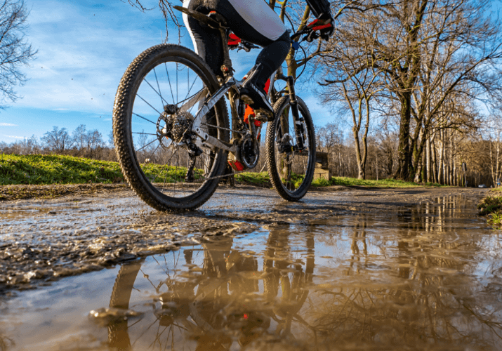 MTB a jeseň: Ako sa obliecť na horský bicykel?