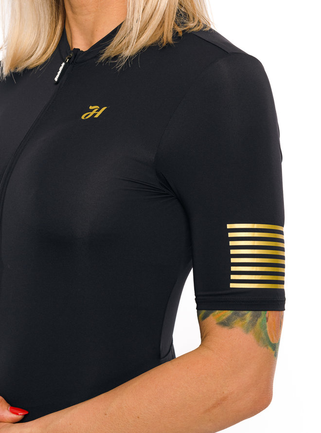 VICTORIOUS GOLD LADY