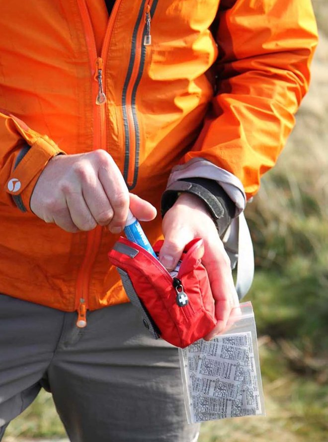 POCKET FIRST AID KIT
