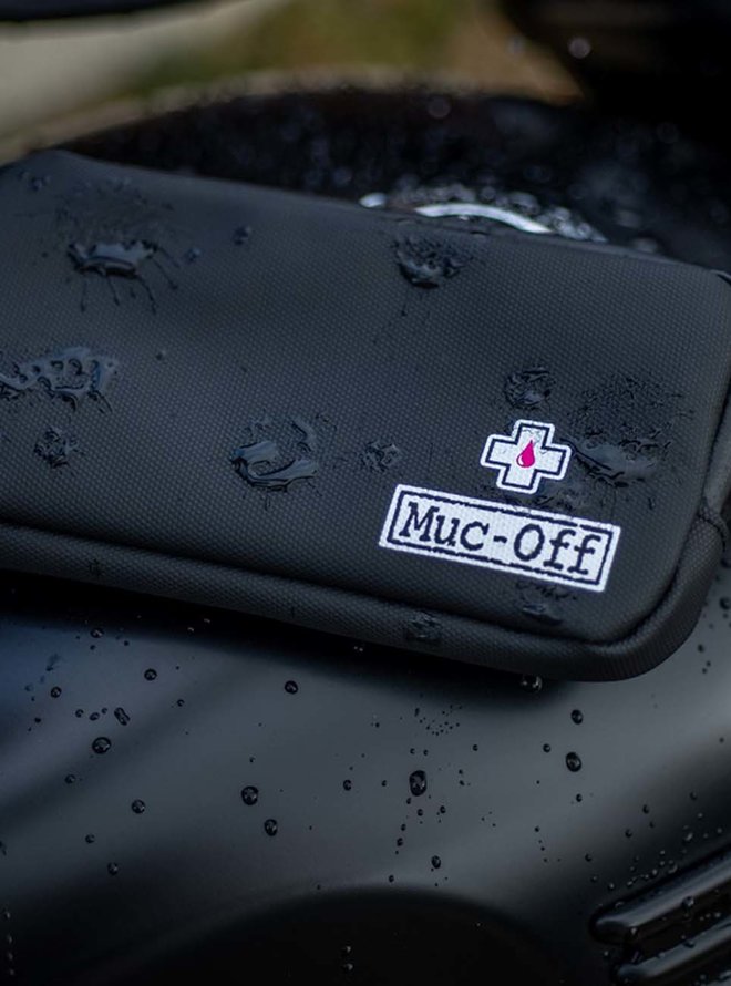 RAINPROOF ESSENTIALS